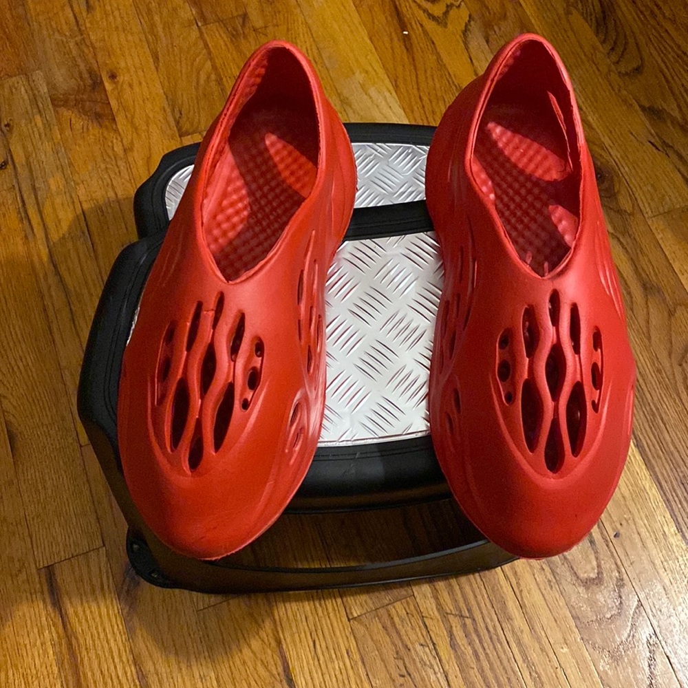 Foam Runners Red